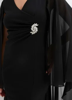 Minikleid mit Cape aus feinem Chiffon