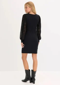 Minikleid mit tiefem Ausschnitt