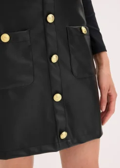 Minirock in Lederoptik