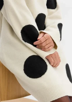 Oversize Strickkleid mit Punkten