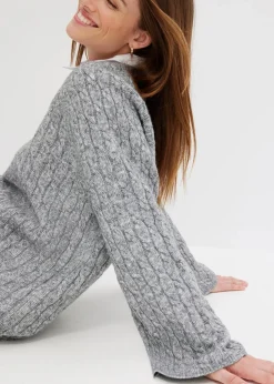 Oversize-Pullover mit Zopfmuster