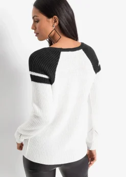 Pullover mit Knöpfen