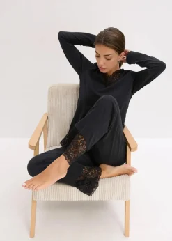 Pyjama mit zarter Spitze