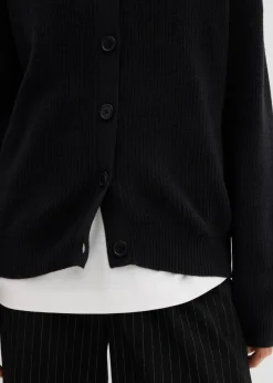 Rippstrickjacke, Rundhals