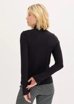 Rollkragenshirt mit dekorativen Knöpfen