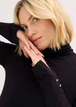 Rollkragenshirt mit dekorativen Knöpfen