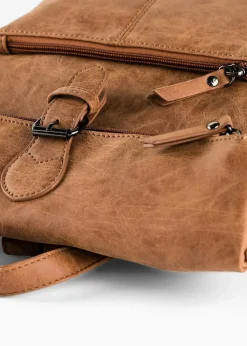 Rucksack mit Außentasche und Schnallendetail