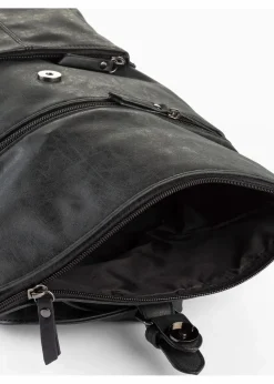 Rucksack mit Außentasche und Schnallendetail