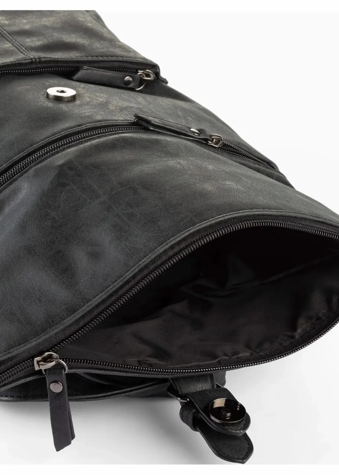 Rucksack mit Außentasche und Schnallendetail
