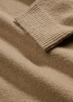 Rundhalspullover mit überschnittener Schulter