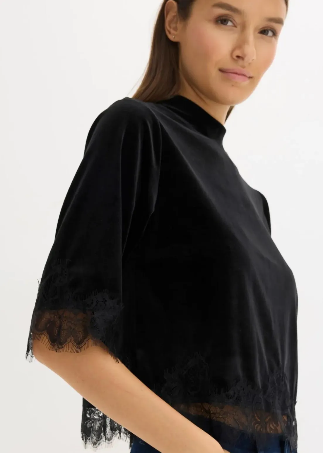 Samtshirt mit Spitze