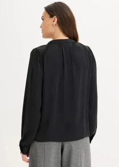 Satinbluse mit Spitzenbändern