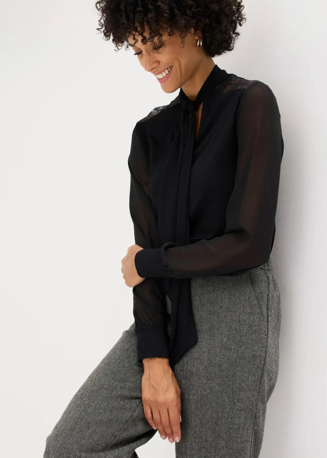 Schluppenshirt mit Spitze