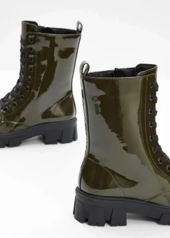 Schnürboots in Lack-Optik