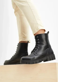 Schnürboots mit Profilsohle