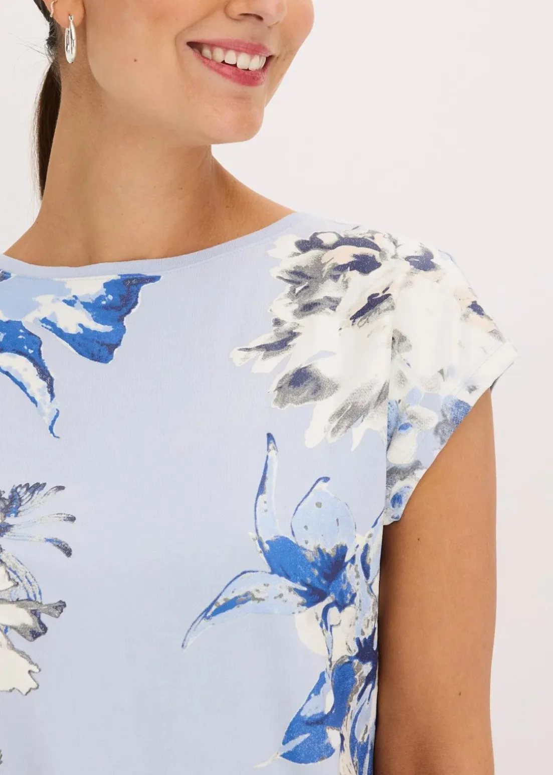 Shirt mit überschnittenen Schultern