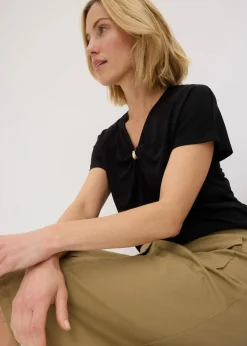 Shirt mit dekorativem Ring