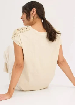 Shirt mit Häkeleinsätzen