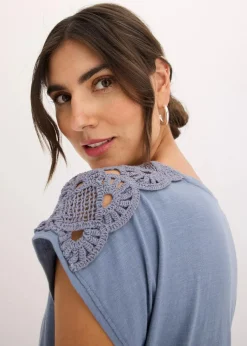 Shirt mit Häkeleinsätzen