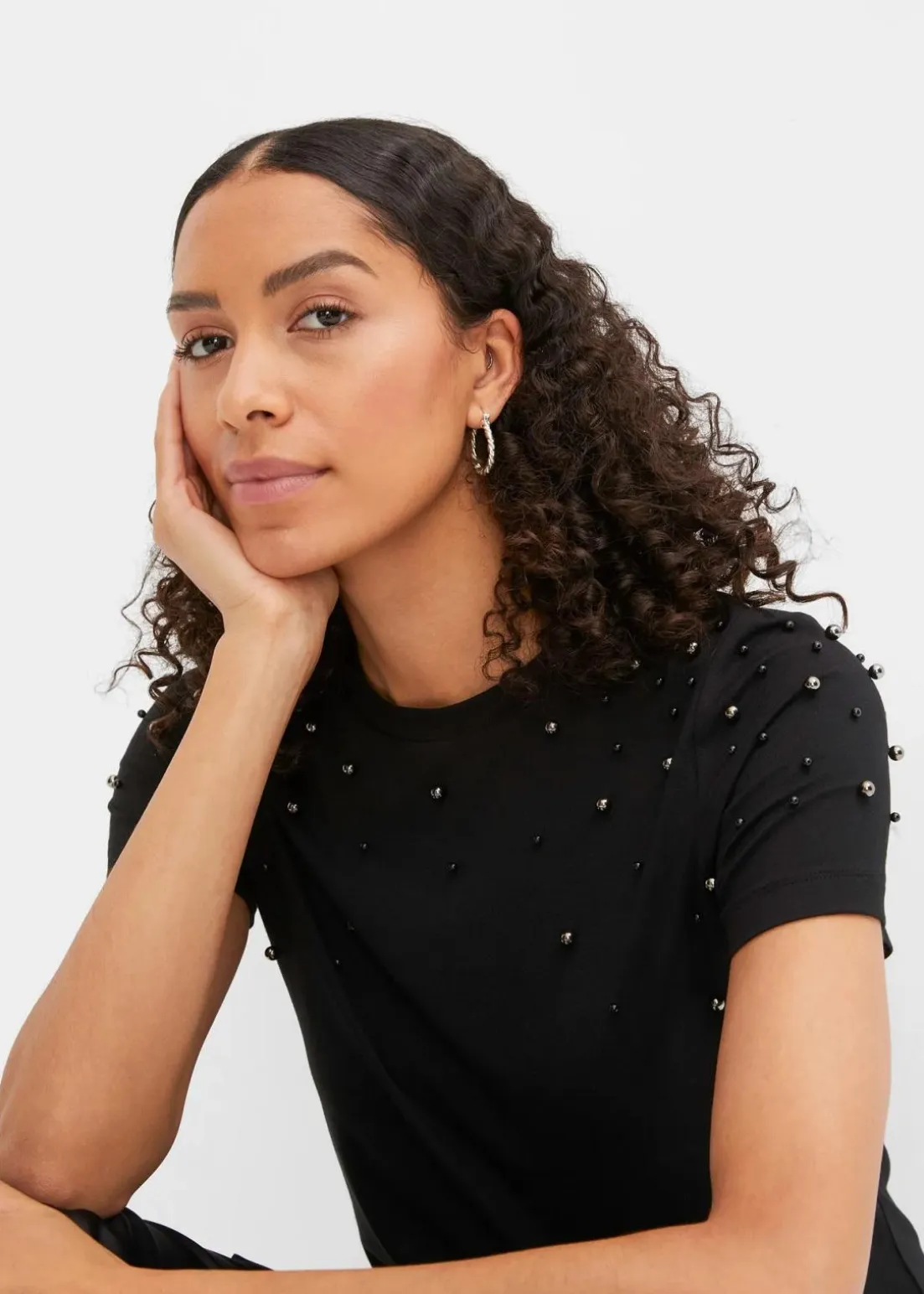 Shirt mit Perlen-Applikation