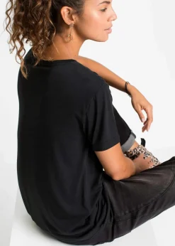 Shirt mit V-Ausschnitt