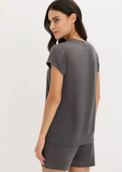 Shorty aus leichtem weichem Material