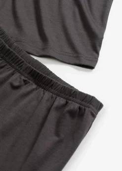 Shorty aus leichtem weichem Material