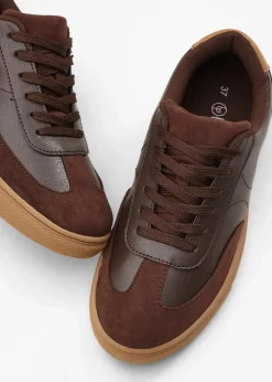 Sneaker im Retrolook