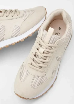 Sneaker mit Mesh-Einsatz