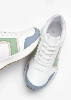 Sneaker mit Profilsohle