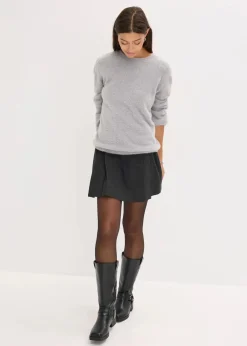 Softer Pullover mit weiten Ärmeln