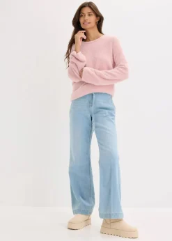 Softer Pullover mit weiten Ärmeln