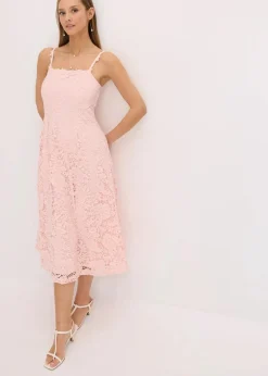 Spitzenkleid mit dekorierten Trägern