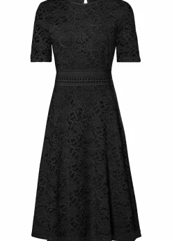 Spitzenkleid mit Häkeleinsatz