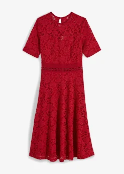 Spitzenkleid mit Häkeleinsatz