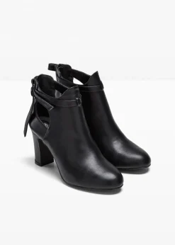 Stiefeletten mit Cut-Outs