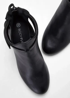 Stiefeletten mit Cut-Outs