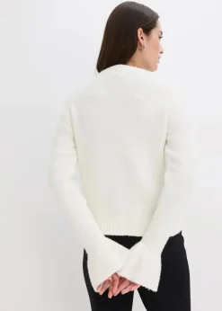 Strickjacke mit dekorativen Knöpfen