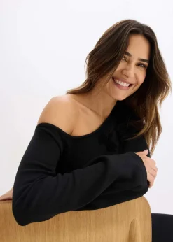 Strickkleid mit Blumen-Applikation