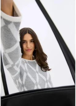 Strickkleid mit Rautenmuster aus Federgarn