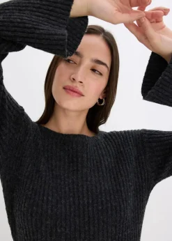 Strickkleid mit Schlitz