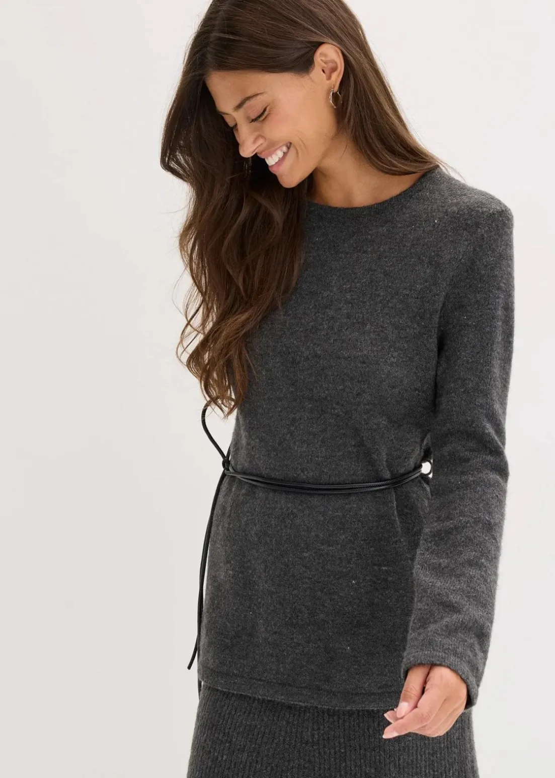 Strickshirt mit Wollanteil und Lederimitat- Bindeband