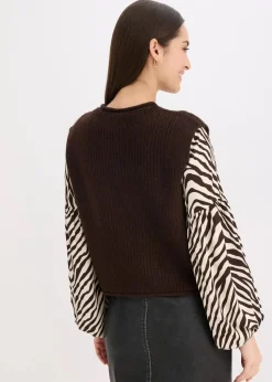 Strickweste mit dekorativen Knöpfen