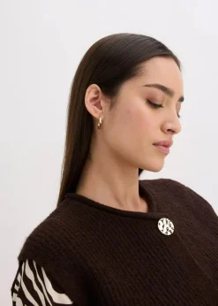 Strickweste mit dekorativen Knöpfen