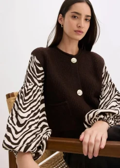 Strickweste mit dekorativen Knöpfen