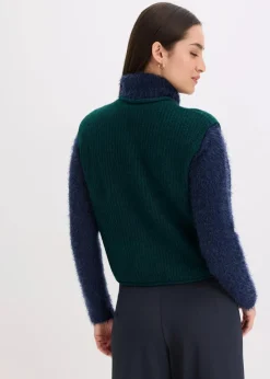 Strickweste mit dekorativen Knöpfen