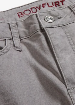 Super-Stretch-Jeans aus leichtem Material