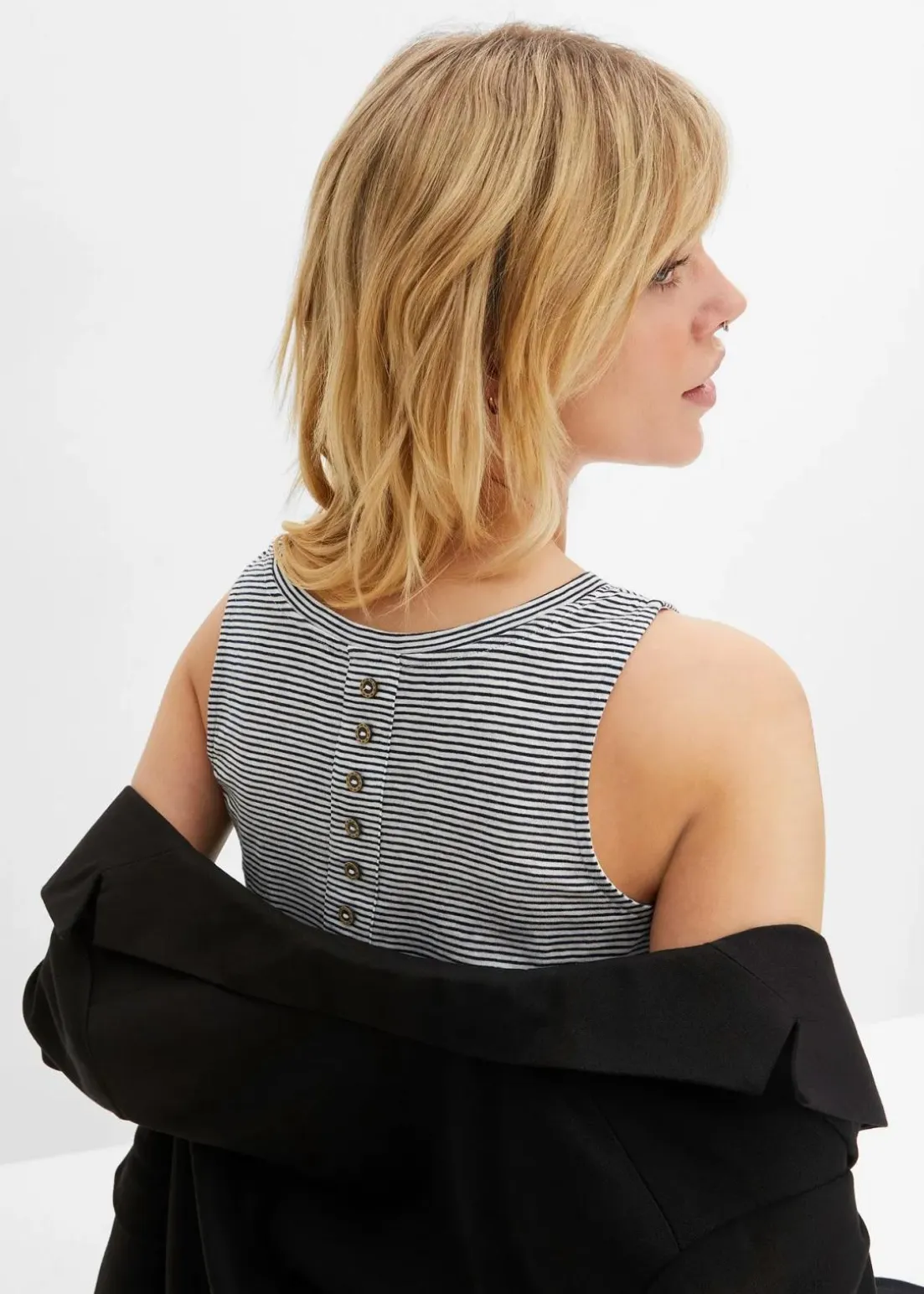 Top mit Knopfleiste am Rücken