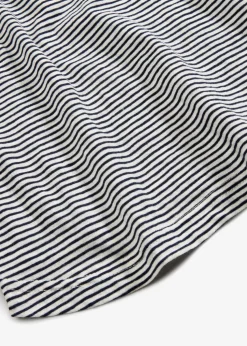 Top mit Knopfleiste am Rücken