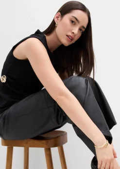 Top mit Zierschnalle aus Crepe